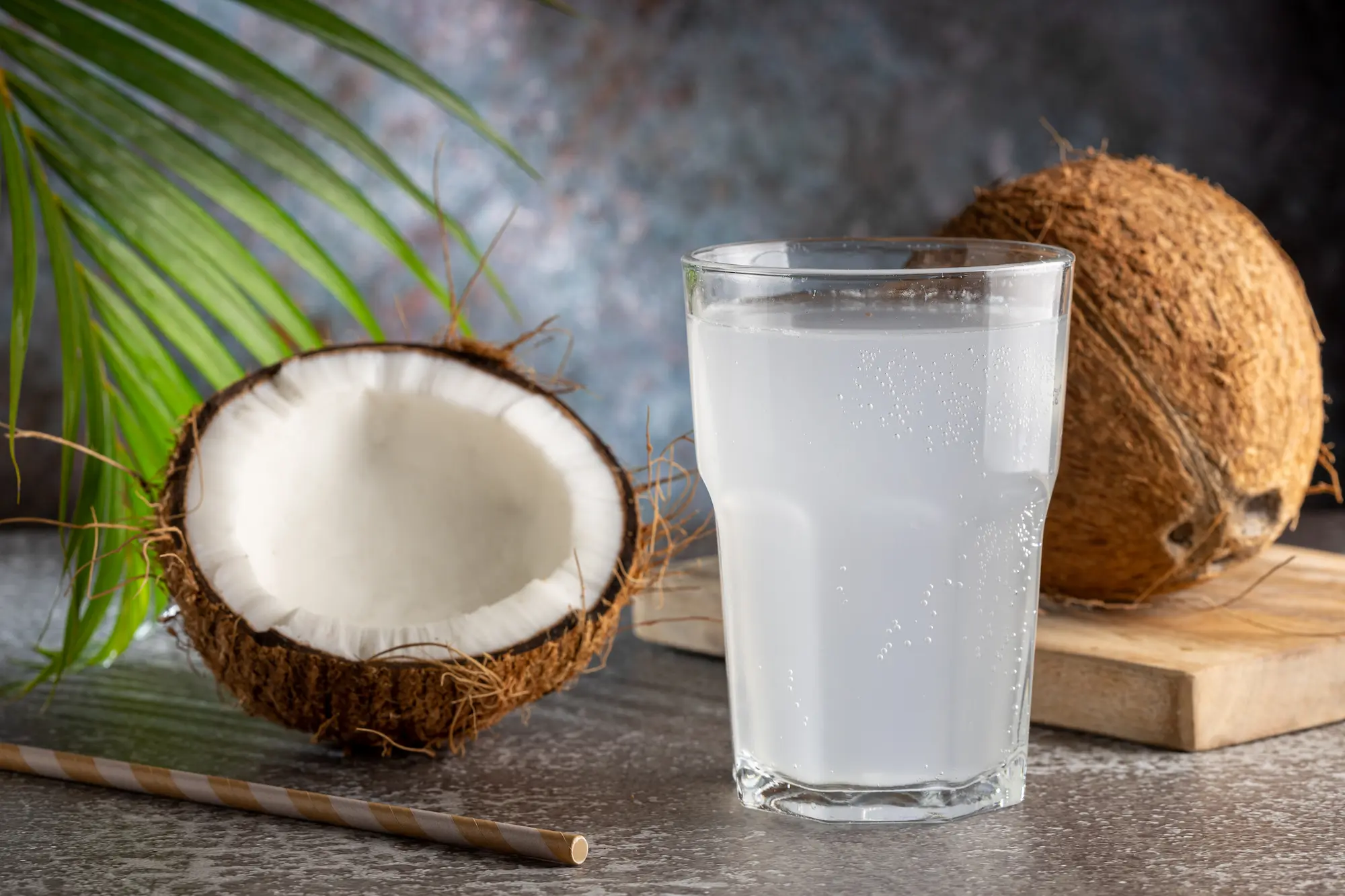 Khasiat Air Kelapa untuk Kesehatan Kulit dan Rambut